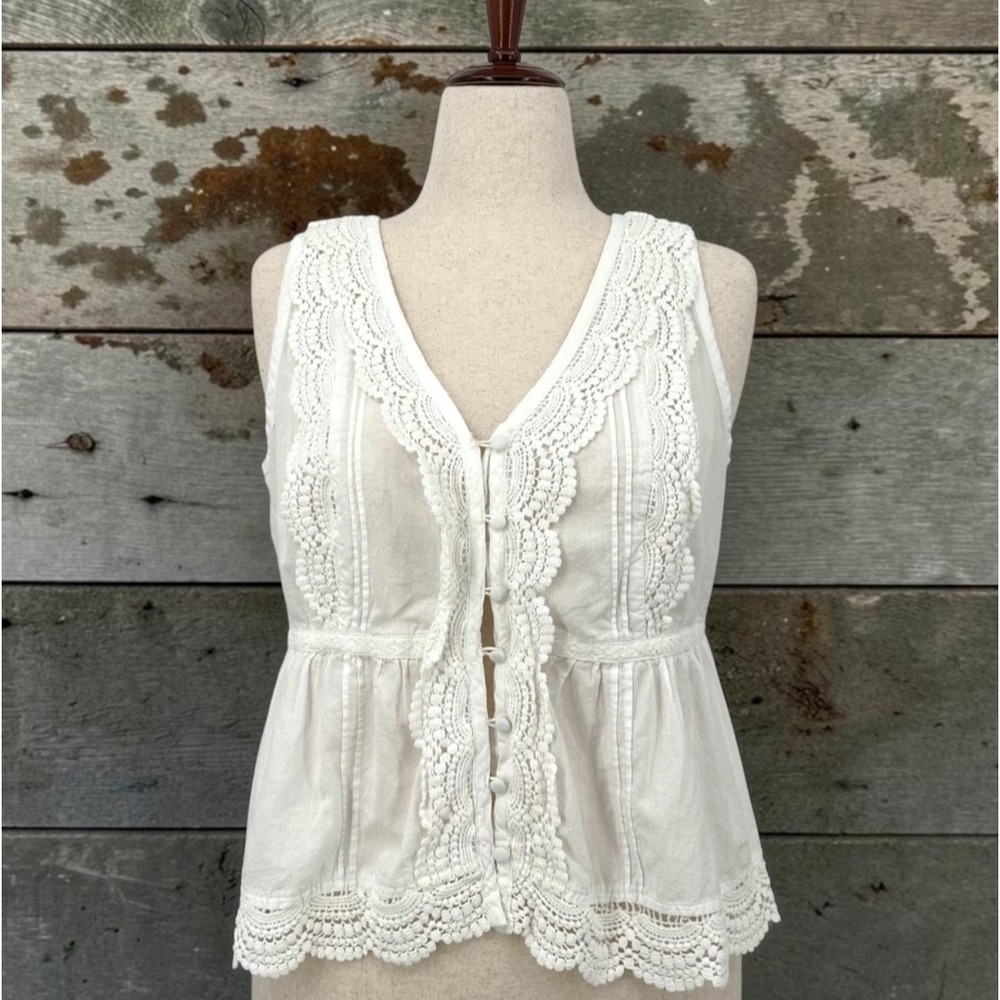 MISS CHIEVOUS White Crocheted Sleeveless Button Front V-Neck Top Women's Size XL
